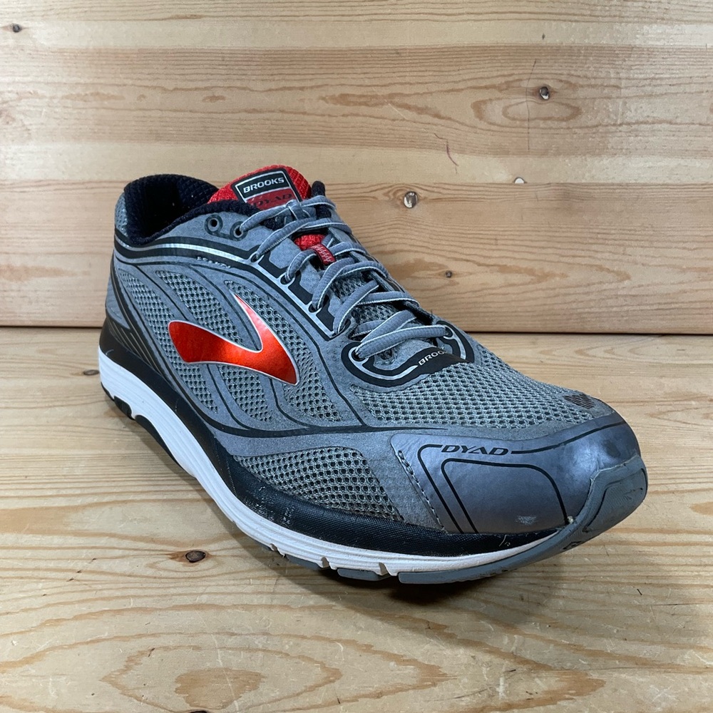 Brooks Dyad 9 Running Shoes Men’s 14 D Gray Red Black White Walking 1102311D035